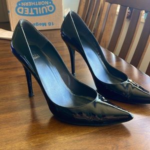 Stuart Weitzman Naughty classic black patent pumps, rare size 11 1/2 M/B